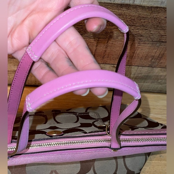 Coach Signature Pink shoulder bag - Picture 7 of 10